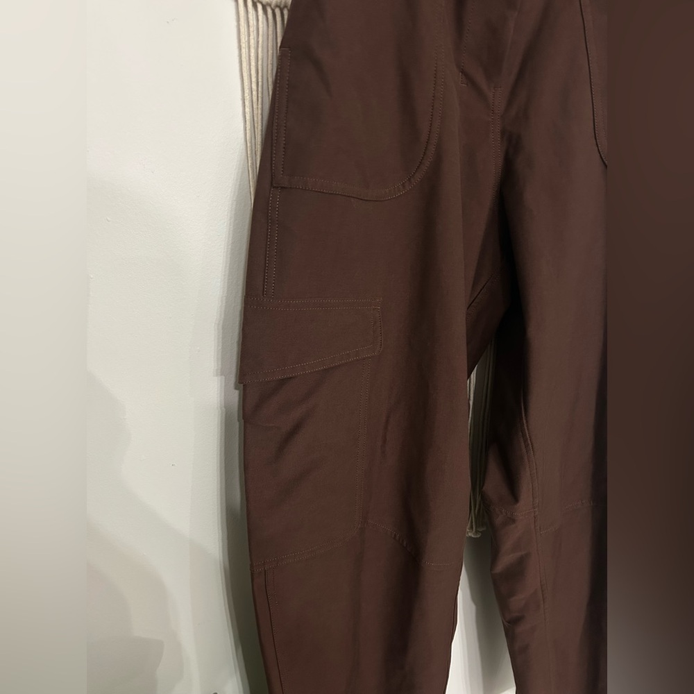 Lululemon Light Utilitech Cargo Pocket Pant - Picture 6 of 12